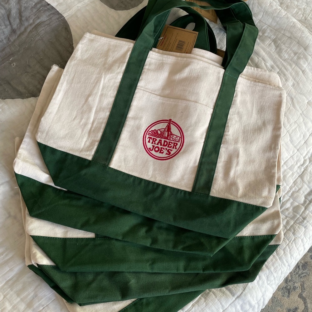 Trader Joe’s nwt LARGE Canvas Limited Edition 2025 Tote Shopping Bag GREEN - Picture 5 of 10